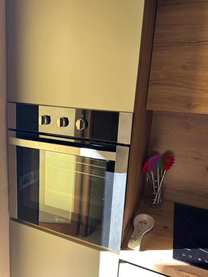Amos City Center Apartment טיראנה מראה חיצוני תמונה